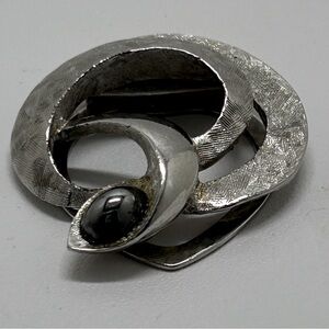 Lieba USA, Silver Snake Sweater Clip With Black Stone Head